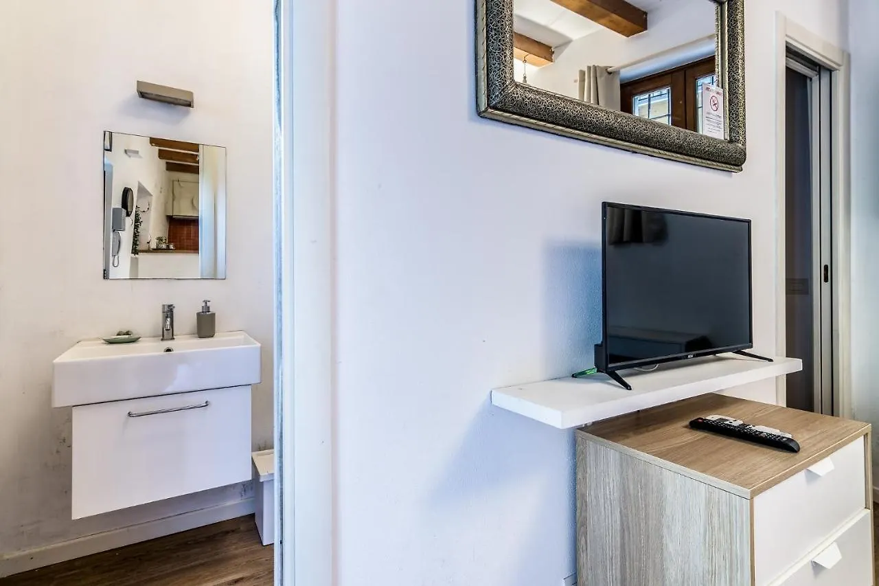 Apartment Secret Navigli Suite Milan